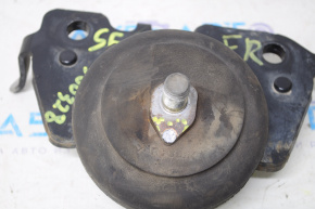 Right engine mount Toyota Sequoia Tundra 08-16 broken guide