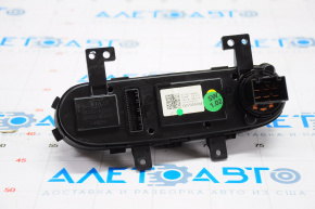 Climate control Kia Forte 4d 17-18 rest manual, chrome on handles is useful
