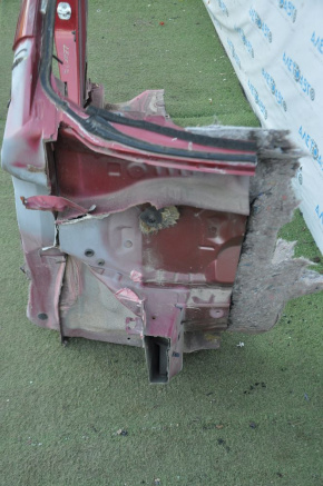 Front right quarter Nissan Leaf 13-17 red with central pillar, without side member