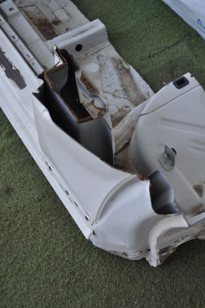Front left quarter VW Beetle 12-19 19white, dented gun nose and threshold, pillar