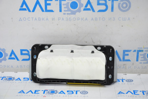 Passenger airbag in the dashboard of a Porsche Cayenne 958 11-14