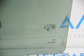 Rear left door glass Porsche Cayenne 958 11-17