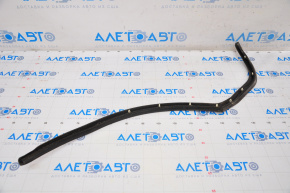 Seal on the rear arch of the right Porsche Cayenne 958 11-14