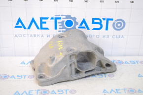 Mercedes CLA 250 14-19 rear engine mount bracket