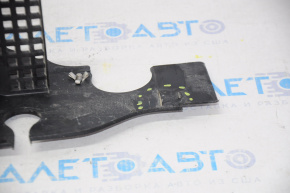 Left radiator deflector Nissan Pathfinder 13-14 hybrid, breakage of the fastener