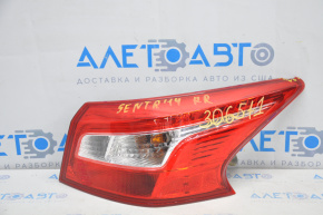 Light outer wing right Nissan Sentra 16-19 rest, broken glass