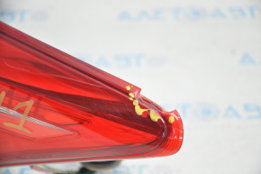 Light outer wing right Nissan Sentra 16-19 rest, broken glass