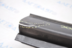 Windscreen wiper grille plastic right VW Passat b8 16-19 USA, broken