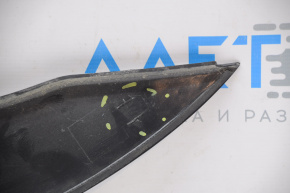 Right hood scoop trim for Nissan Leaf 13-17, 1 fastener broken
