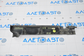 Upper right radiator deflector VW Passat b8 16-19 USA broken fastener