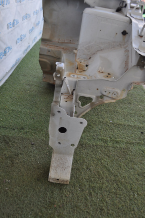 Front right quarter Nissan Sentra 13-19 1.8 white