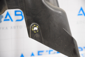 Rear left fender liner Ford Explorer 16-19 rest fastening defect