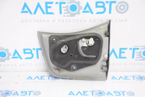 Inner taillight trunk lid left Lexus RX350 RX400h 06-07 rest dark, chip, chrome peeled off, broken guide