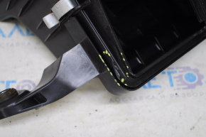 Nissan Rogue Sport 17-22 Air Filter Housing Crack