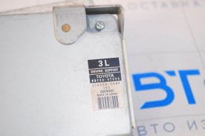 Driving control Toyota Prius V 12-12
