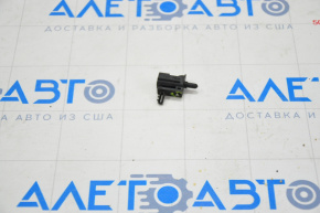 Ambient air temperature sensor Ford Escape MK3 13- cracked fastener