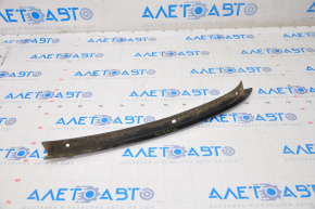 Rear left wing arch seal Jeep Grand Cherokee WK2 11-21 on the body, scratches