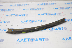 Rear right wing arch seal Jeep Grand Cherokee WK2 11-21 on the body, scratches