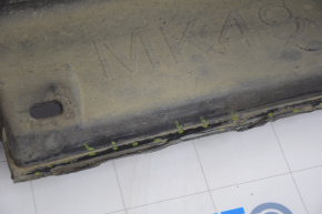 Front right threshold Jeep Compass 11-16 crack in the crepe, rubbed