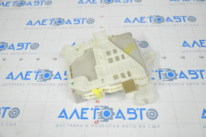 Body Control Module Toyota Prius 30 10-10 with fuse box under the dashboard
