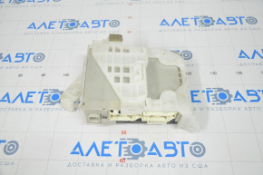 Body Control Module Toyota Prius 30 10-15 with fuse box under the dashboard