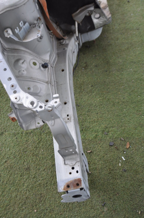 Front right quarter Mazda CX-7 06-12 silver, dent