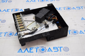 RELAY FUSE BOX Mercedes W221 cover latches broken