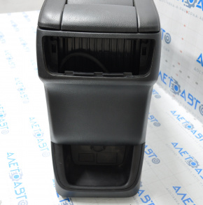 Console central armrest Toyota Highlander 14-16 black, scratches