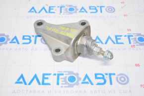 Upper left engine mount bracket Nissan Sentra 20-23 on engine