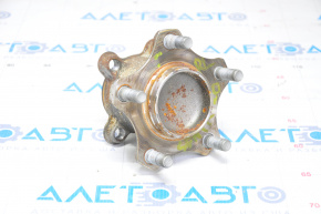 Rear left hub Nissan Sentra 20-24