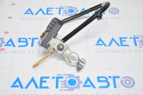 Terminal minus Nissan Sentra 20-23