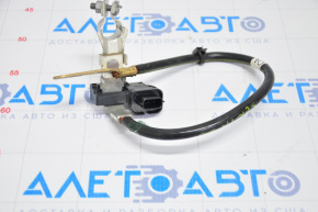 Terminal minus Nissan Sentra 20-23