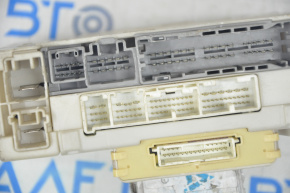 Fuse box in the dashboard right Lexus GS300 GS350 GS430 GS450h 06-11 breaks