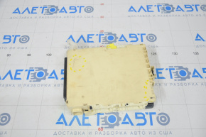 Fuse block under the dashboard complete with MPX Toyota Avalon 13-15 housing is broken