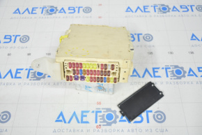 Fuse block under the dashboard complete with MPX Toyota Avalon 13-15 housing is broken