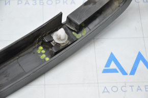 Rear right wing arch trim VW Tiguan 09-18 broken fastener, pokes
