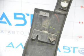 Front left wing arch trim VW Tiguan 09-18 broken fastener, rubbed