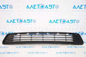 Lower grille of front bumper Toyota Camry v50 12-14 usa LE, fractures bottom and top