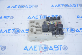 Infiniti FX35 03-08 underhood fuse box