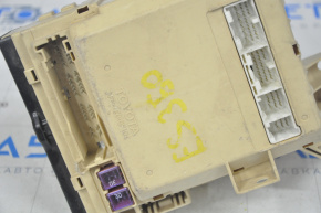 Fuse box under the dashboard Lexus ES350 07-09