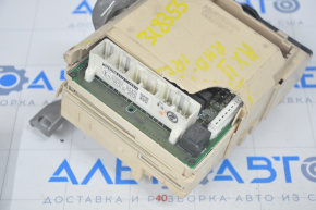 Left dash fuse box Lexus RX400h 06-06 broken housing