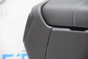 Console center armrest and cup holders Nissan Rogue 17-18 black, without heated seats, scratches