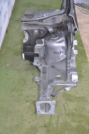 Front quarter left Ford Focus mk3 11-18 graphite, with central pillar