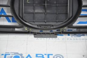 Radiator grill grill Lexus CT200h 11-13 prerest with emblem, fractures