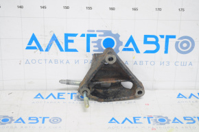 Engine mount bracket right Lexus CT200h 11-17