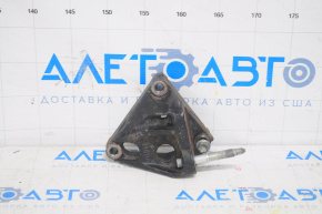 Engine mount bracket right Lexus CT200h 11-17