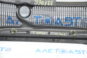 Windscreen wiper grille plastic left Lexus LS460 LS600h 07-17 broken fastener