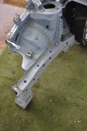 Front right quarter Toyota Prius V 12-17 blue, butt