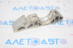 Front stabilizer bar mounting bracket right Audi Q7 4L 10-15