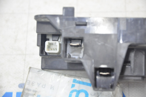 Fuse Box VVB Lexus ES300h 13-18